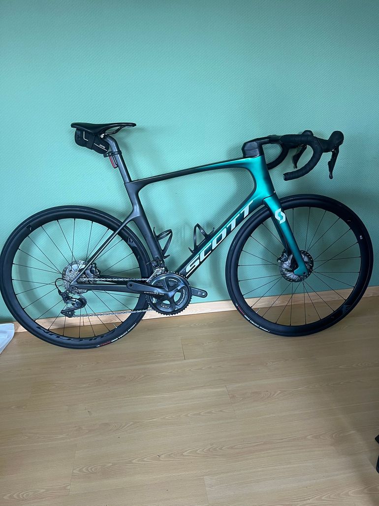 Used Scott Foil 30 2021 2021 Road & Gravel — image 1 of 7