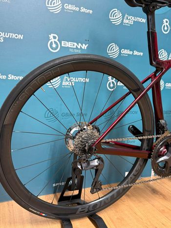 Used Trek Trek Madone SLR 7 Gen 8 Di2 Taglia S 2025 Road & Gravel, Rot — image 6 of 12