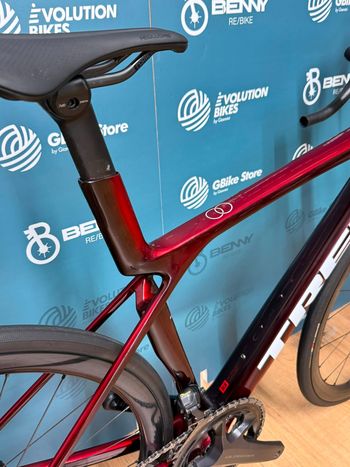 Used Trek Trek Madone SLR 7 Gen 8 Di2 Taglia S 2025 Road & Gravel, Rot — image 10 of 12