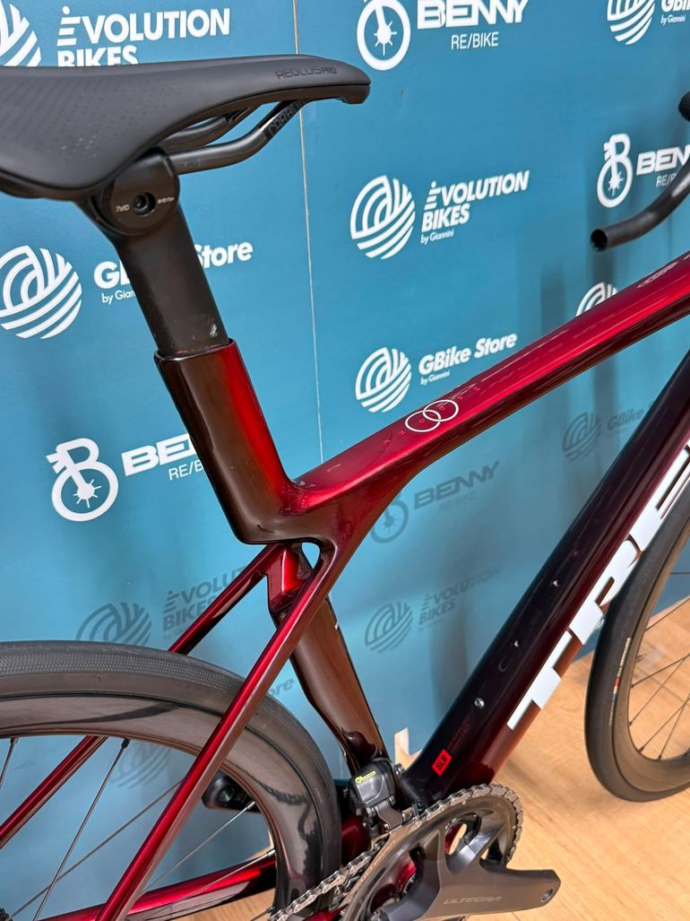 Used Trek Trek Madone SLR 7 Gen 8 Di2 Taglia S 2025 Road & Gravel, Rot — image 10 of 12