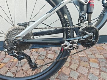 Trek Fuel EX 8 27.5 2016 2016 Mountainbike usato, Nero — immagine 2 di 5