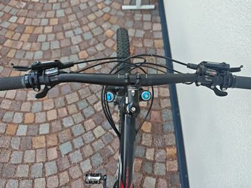 Trek Fuel EX 8 27.5 2016 2016 Mountainbike usato, Nero — immagine 4 di 5