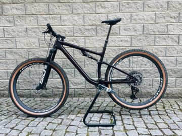 Used Specialized Epic Expert 2023 2023 Mountainbike, Red, 29 — image 2 of 8
