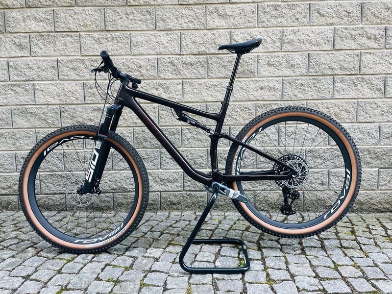 Used Specialized Epic Expert 2023 2023 Mountainbike, Red, 29 — image 2 of 8