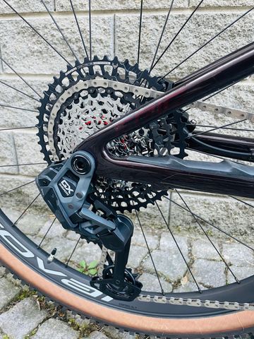 Used Specialized Epic Expert 2023 2023 Mountainbike, Red, 29 — image 4 of 8