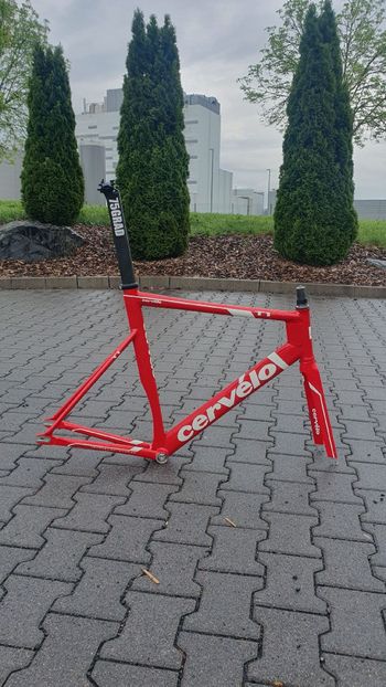 Used Cervélo Cervélo Custom Frameset 2014 Road & Gravel, Rot — image 2 of 3