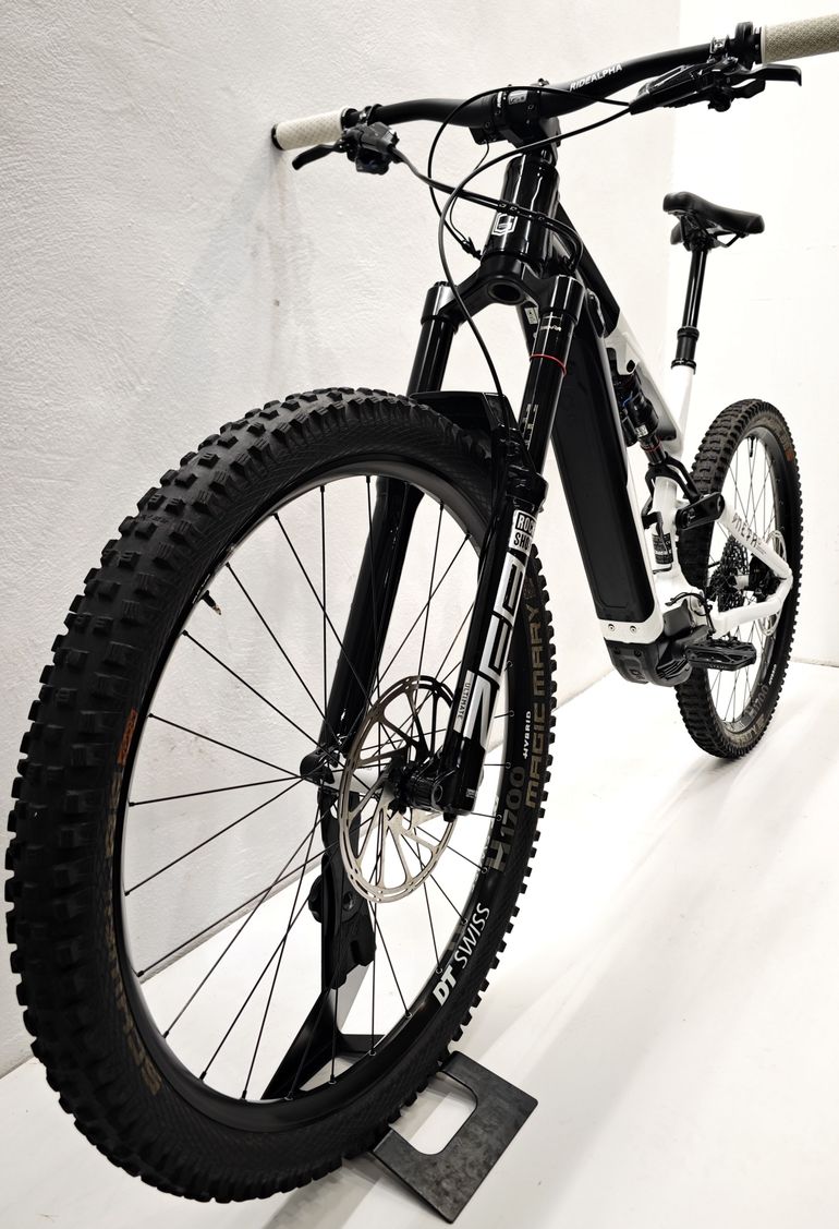 Used Commencal META POWER 29 TEAM 2021 2021 Mountainbike, White, 29 — image 5 of 12
