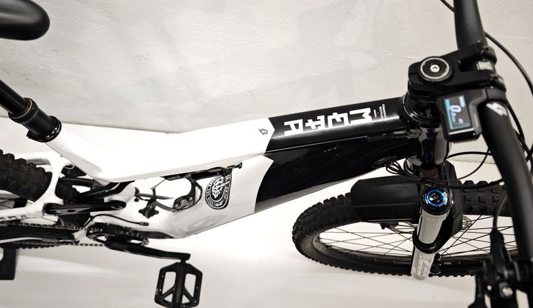 Used Commencal META POWER 29 TEAM 2021 2021 Mountainbike, White, 29 — image 4 of 12