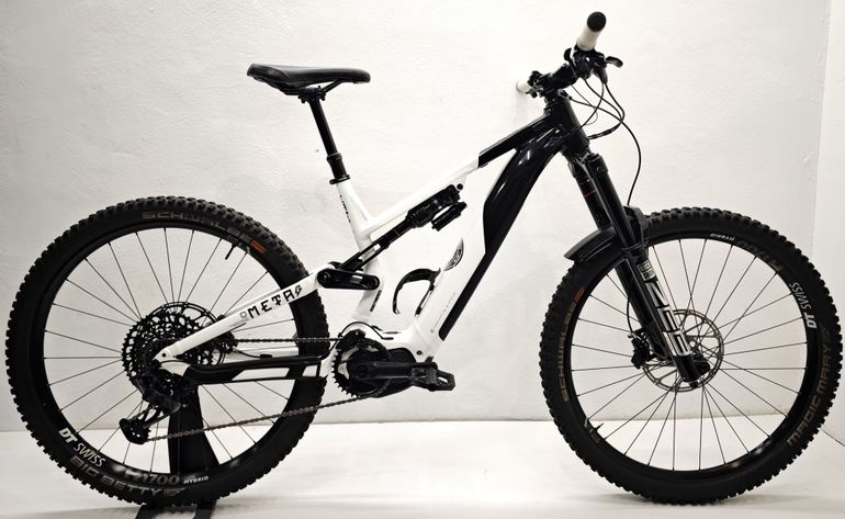 Used Commencal META POWER 29 TEAM 2021 2021 Mountainbike, White, 29 — image 1 of 12
