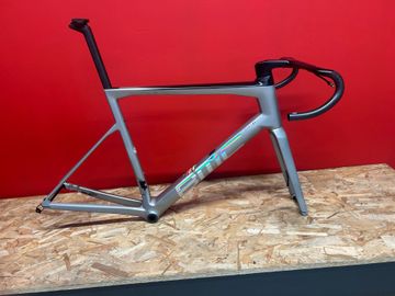 Tweedehands BMC Teammachine SLR 01 MOD 2024 Frameset 2024 Road & Gravel — afbeelding 1 van 3