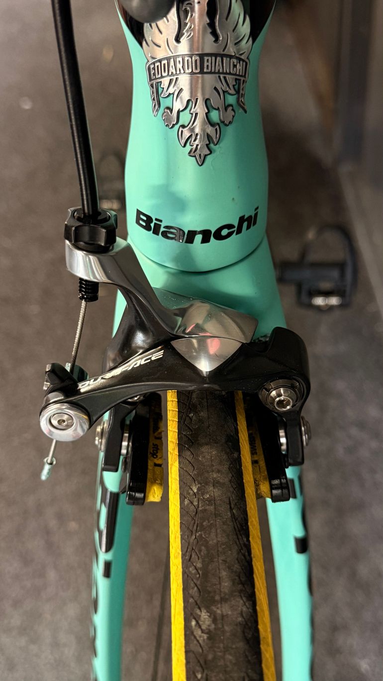 Used Bianchi Oltre Shimano Dura Ace Di2 2016 Road & Gravel, Blue — image 5 of 9