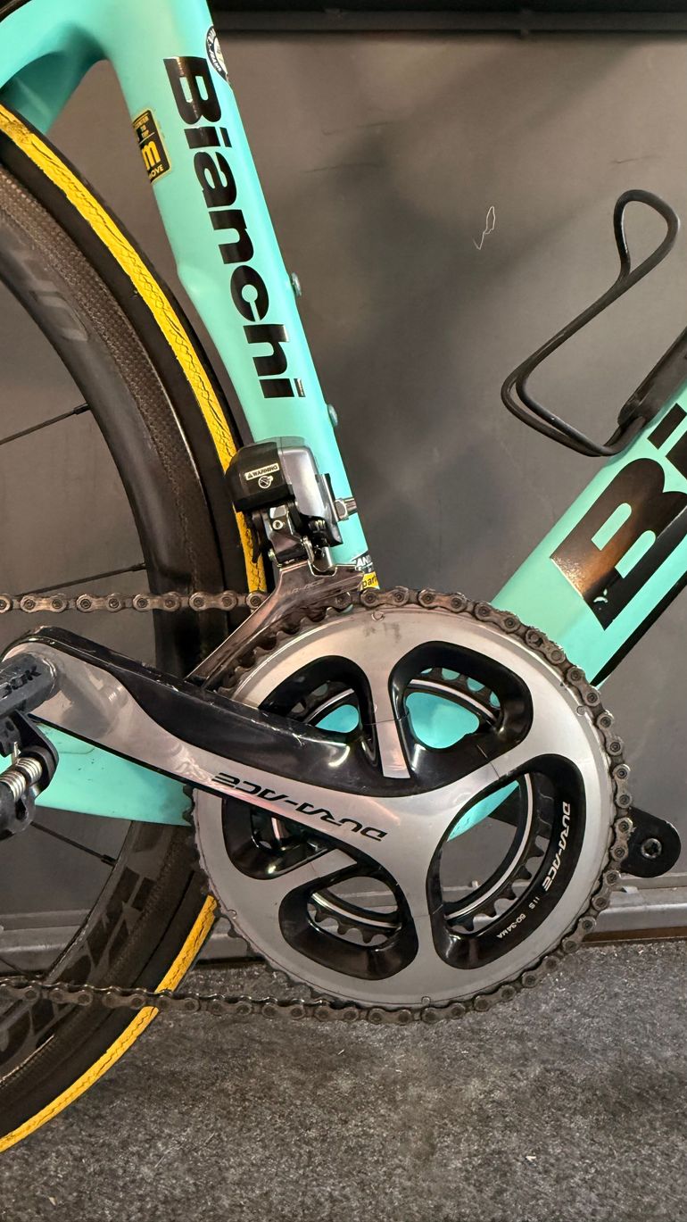 Used Bianchi Oltre Shimano Dura Ace Di2 2016 Road & Gravel, Blue — image 3 of 9