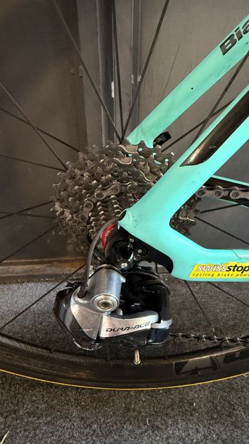 Used Bianchi Oltre Shimano Dura Ace Di2 2016 Road & Gravel, Blue — image 2 of 9