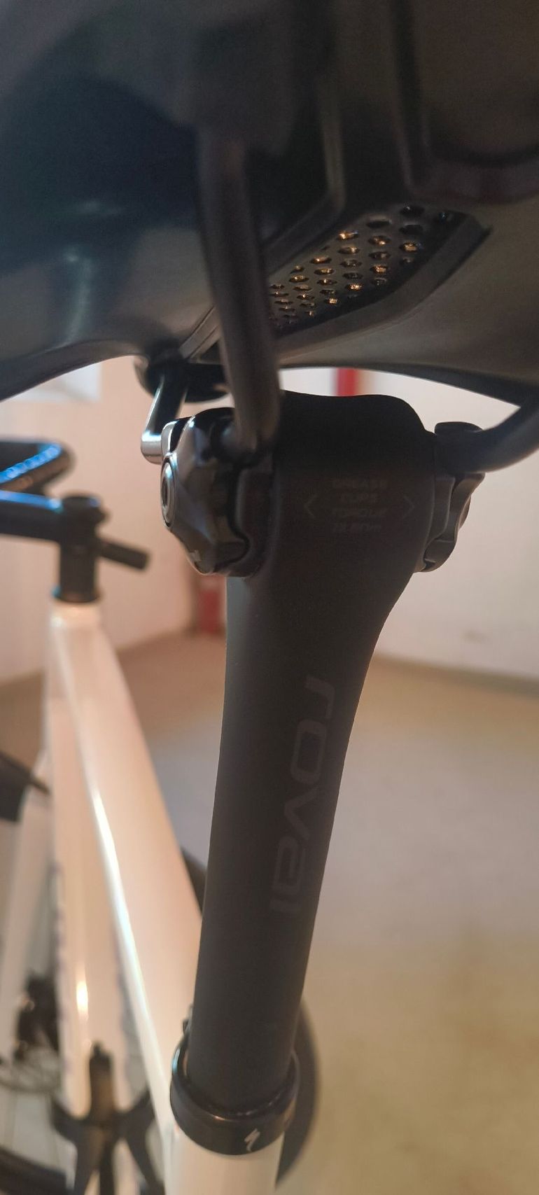 Used Specialized Crux DSW 2025 2025 Road & Gravel, White — image 5 of 5