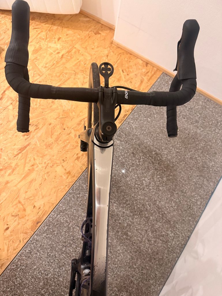 Used Trek Émonda SL 6 Disc Pro 2021 2021 Road & Gravel, Light Gray — image 8 of 12