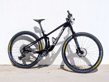 Tweedehands Berria MAKO 9 2023 2023 Mountainbike — afbeelding 1 van 11