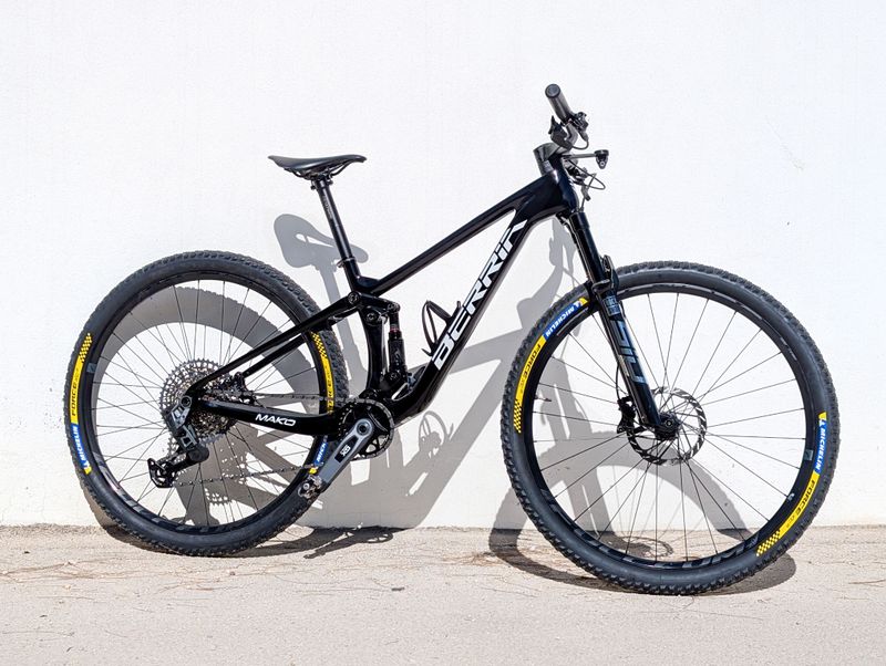 Tweedehands Berria MAKO 9 2023 2023 Mountainbike — afbeelding 1 van 11