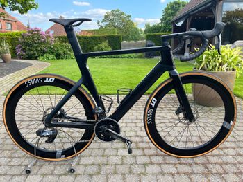 Used Canyon - Aeroad CF SLX 8 eTap Stealth Canyon - Aeroad CF SLX 8 eTap Stealth Custom SRAM Force eTap AXS 2023 Road & Gravel