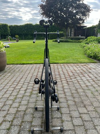 Used Canyon - Aeroad CF SLX 8 eTap Stealth Canyon - Aeroad CF SLX 8 eTap Stealth Custom SRAM Force eTap AXS 2023 Road & Gravel, Black — image 3 of 4