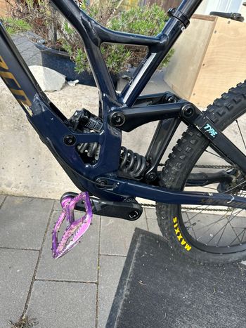 Used Specialized Demo Expert 2023 2023 Mountainbike, Black, 29, 27.5 — image 4 of 9