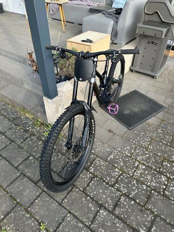 Used Specialized Demo Expert 2023 2023 Mountainbike, Black, 29, 27.5 — image 2 of 9