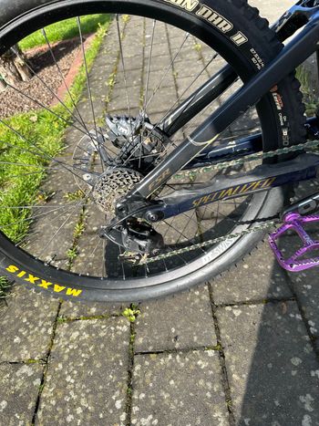Used Specialized Demo Expert 2023 2023 Mountainbike, Black, 29, 27.5 — image 9 of 9