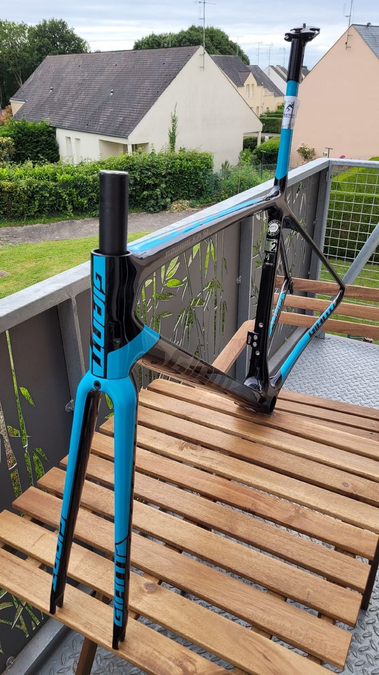 Used Giant TCR Advanced SL Frameset 2018 Frameset 2018 Road & Gravel, Light Gray — image 2 of 4