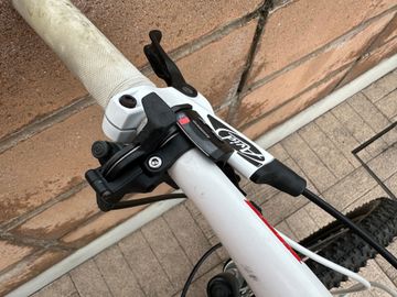 Used Lee Cougan Revenge 26" 2012 Mountainbike, White — image 5 of 5