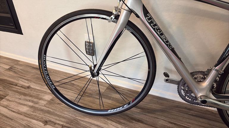 Used trek madone 5.1 Trek madone 5.1 Custom Shimano Ultegra 2017 Road & Gravel, Light Gray — image 5 of 6