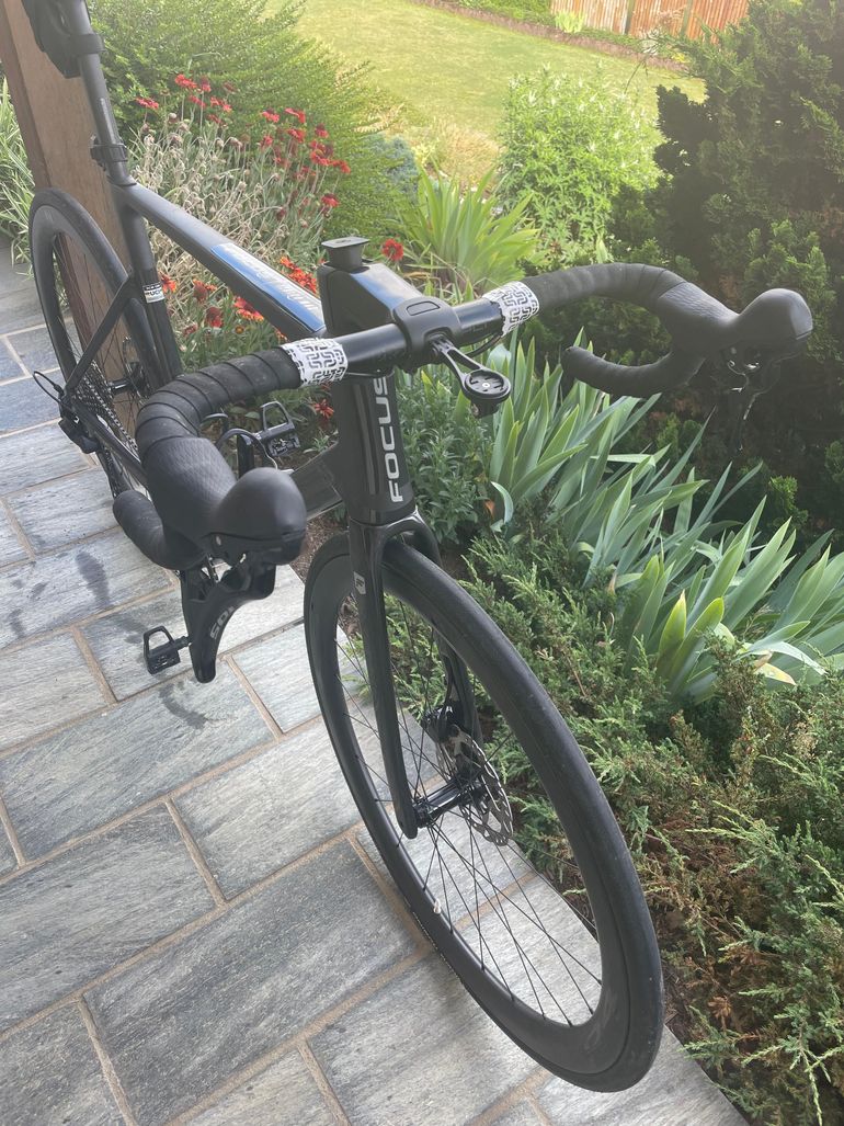 Used Focus Izalco Shimano 105 2025 Road & Gravel, Black — image 2 of 14