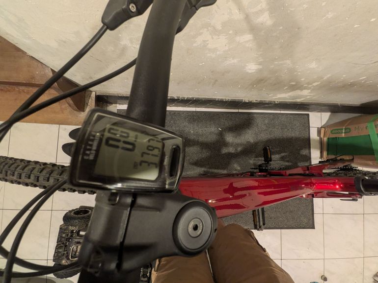 Used Trek Fuel EX 9.7 Gen 6 2023 2023 Mountainbike — image 3 of 5