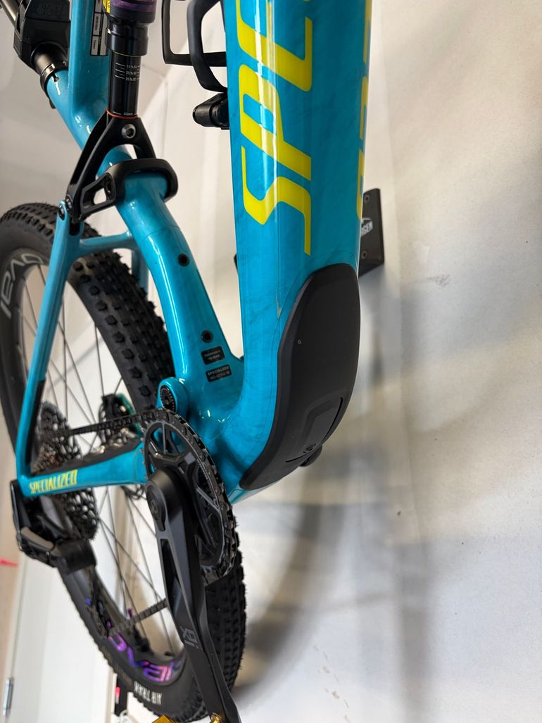 Used Specialized Epic 8 Pro - SRAM X0 AXS, RockShox Ultimate Flight Attendant 2026 2026 Mountainbike, Blue, 29 — image 12 of 12