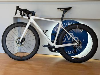 Used Colnago V4RS Shimano Ultegra Di2 2025 Road & Gravel — image 3 of 3