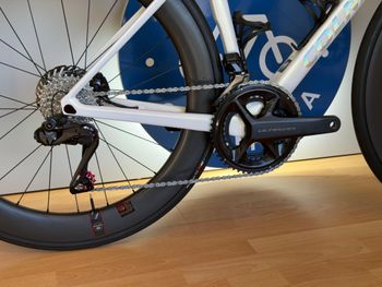 Used Colnago V4RS Shimano Ultegra Di2 2025 Road & Gravel — image 2 of 3
