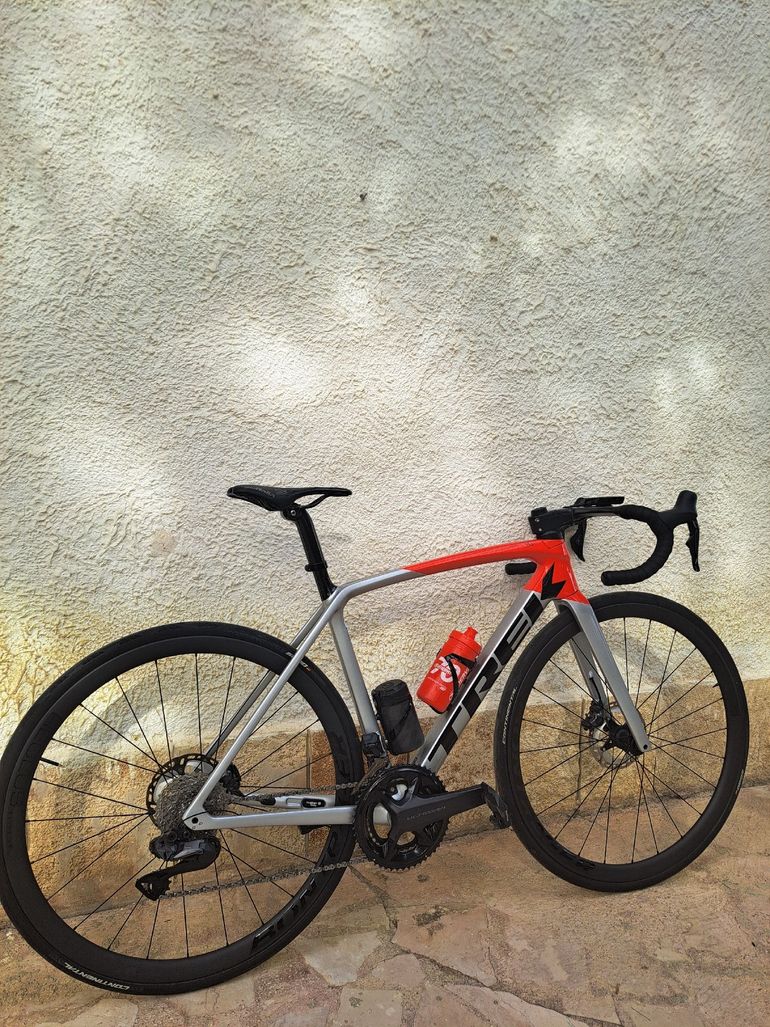 Used Trek Émonda SL 6 Pro Di2 2023 2023 Road & Gravel, Light Gray — image 1 of 6