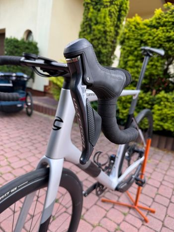 Used Cannondale SuperSix EVO Carbon Disc Ultegra Di2 2022 Road & Gravel, Light Gray — image 8 of 11