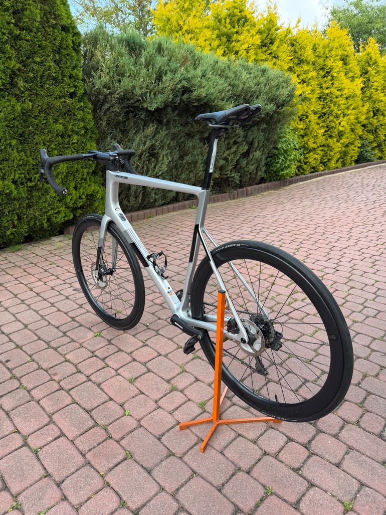 Used Cannondale SuperSix EVO Carbon Disc Ultegra Di2 2022 Road & Gravel, Light Gray — image 10 of 11