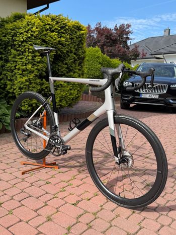 Używany Cannondale SuperSix EVO Carbon Disc Ultegra Di2 2022 Road & Gravel