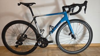 Used Factor O2 - Shimano Ultegra 2023 2023 Road & Gravel, Blue — image 2 of 20