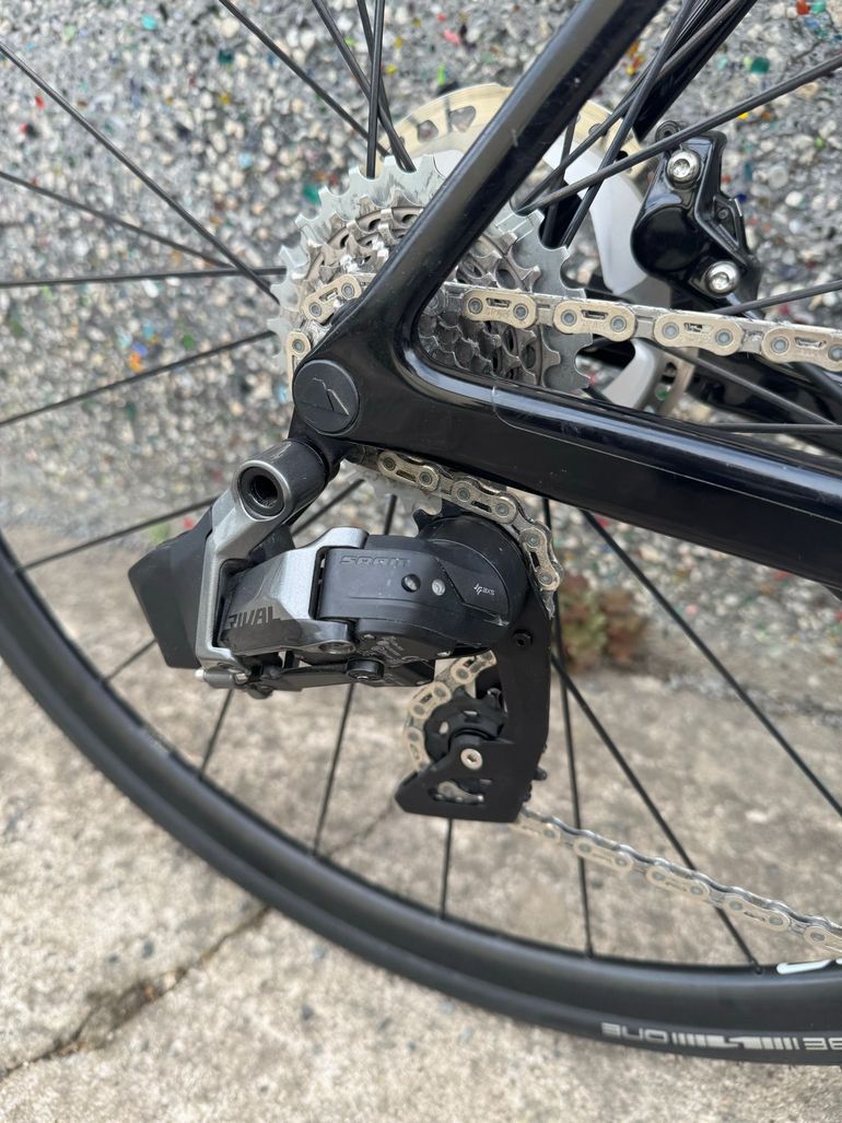 Used Canyon Ultimate CF SL 7 AXS 2025 2025 Road & Gravel — image 5 of 7