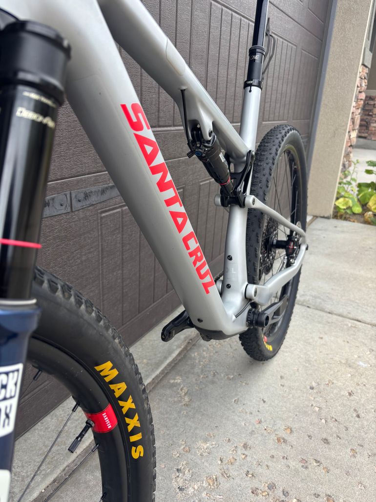 Used Santa Cruz Blur X0 AXS RSV / Carbon CC 2025 2025 Mountainbike, Light Gray, 29 — image 8 of 13