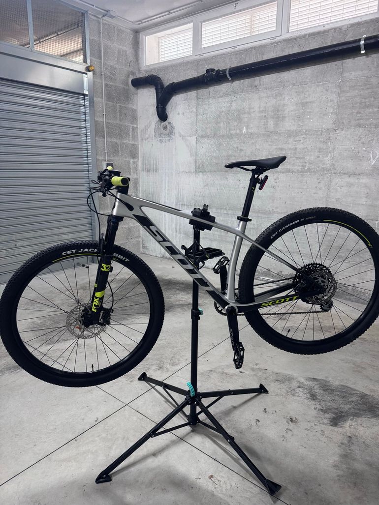 Used Scott Scale 920 2020 2020 Mountainbike, Light Gray, 29 — image 1 of 3