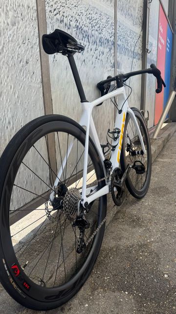 Giant TCR Advanced Disc 3 2022 2022 Road & Gravel usato, Bianco — immagine 4 di 7
