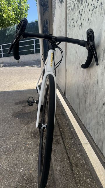 Giant TCR Advanced Disc 3 2022 2022 Road & Gravel usato, Bianco — immagine 7 di 7