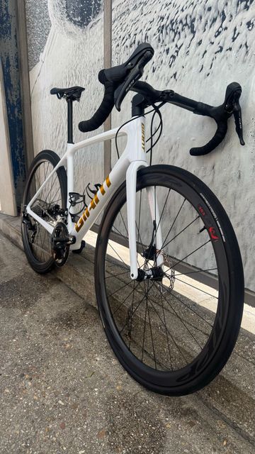 Giant TCR Advanced Disc 3 2022 2022 Road & Gravel usato, Bianco — immagine 5 di 7