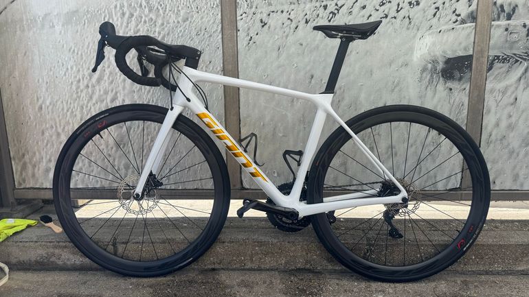 Used Giant TCR Advanced Disc 3 2022 2022 Road & Gravel, White — image 2 of 5