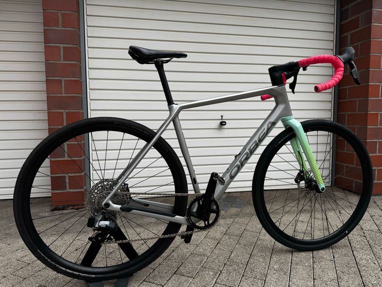 Used Orbea TERRA M31eTEAM 1X 2023 2023 Road & Gravel, Hellgrau — image 2 of 13