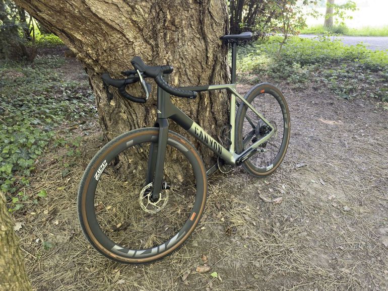 Used Canyon Grail CF SLX 8 AXS 2024 2024 Road & Gravel, Green — image 2 of 3