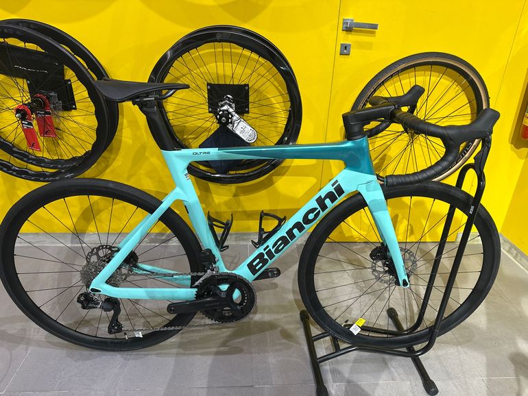 Used Bianchi Oltre Race 105 Di2 2025 2025 Road & Gravel, Grün — image 4 of 6