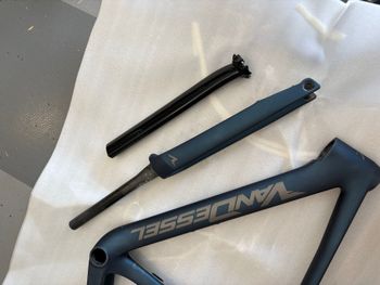 Used Van Dessel ARCH65 | CAMPAGNOLO CHORUS CAMPAGNOLO CHORUS 2025 Frameset 2025 Road & Gravel, Blue — image 5 of 6